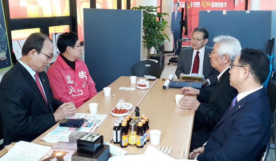 박수영 후보가 9일 한국주민자치중앙회와 주민자치 협약을 체결했다. [사진=한국주민자치중앙회 제공]