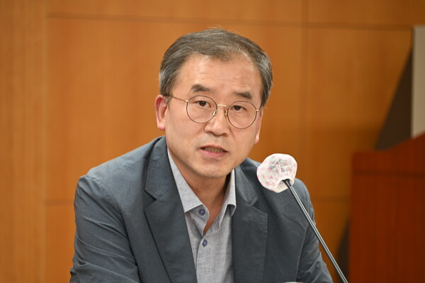 육화봉 한국미래비전연구원 박사